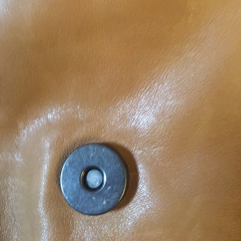 Host Pick: BUGGIANI Italian Leather Shoulder Handbag - $65 - Picture 8 of 10